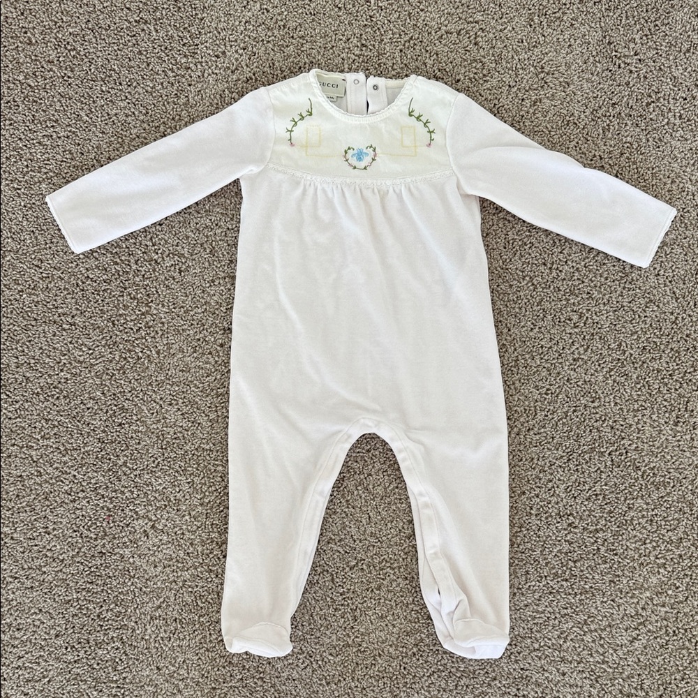 GUCCI baby pink velvet soft footie 18 months